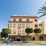 La Costa בית הארחה