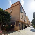 La Costa בית הארחה 3*